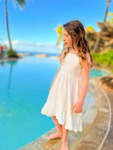 Load image into Gallery viewer, White Eyelet Lace High-Low