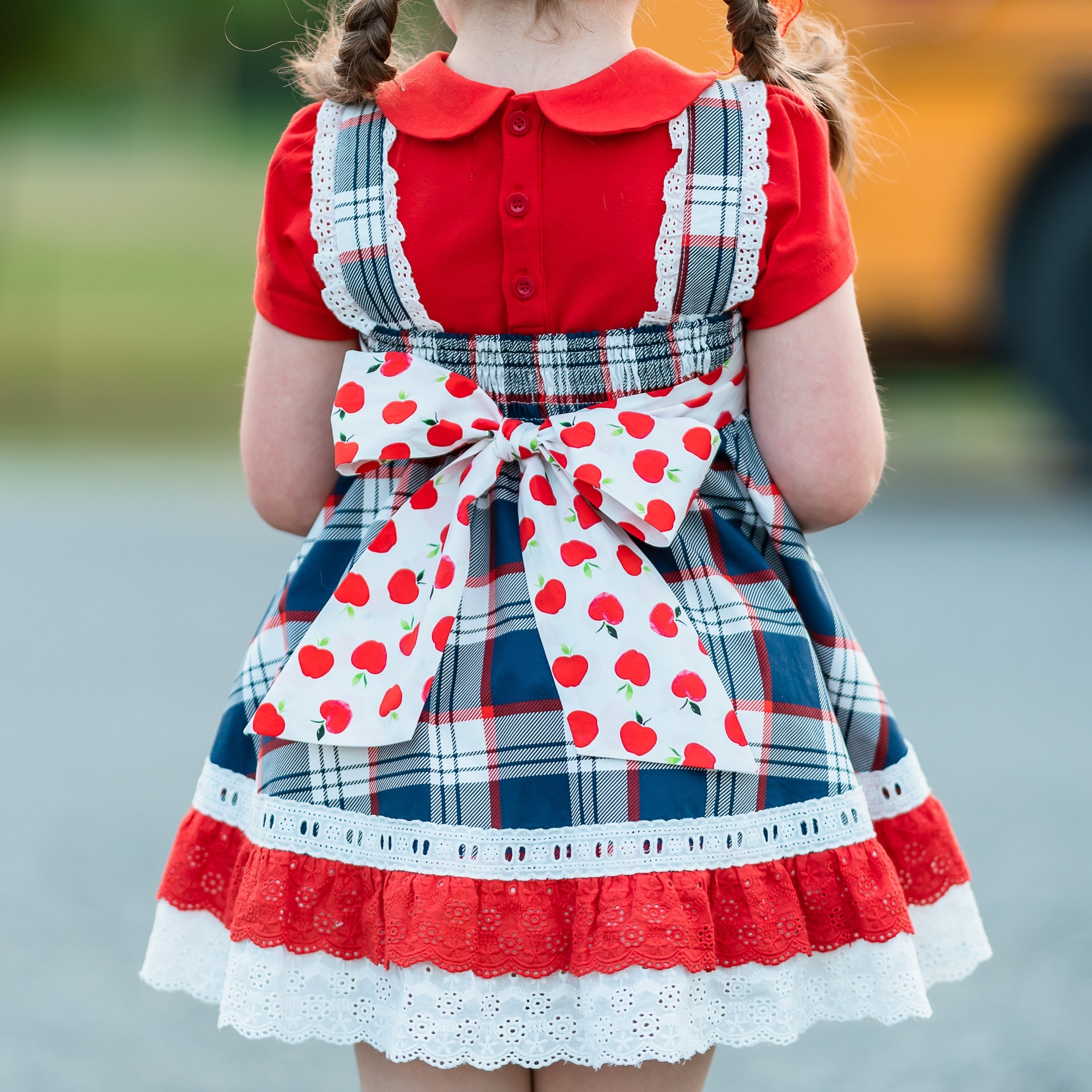 Makena Lane store red plaid size 5.